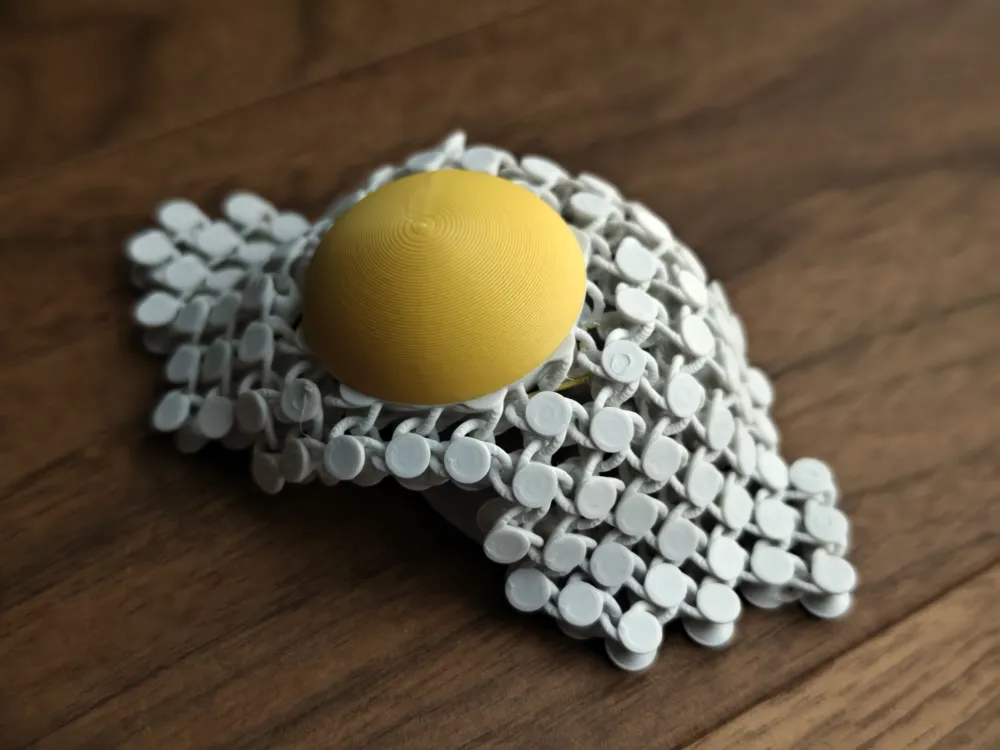Ovo frito sensorial 3D com textura flexível e gema removível